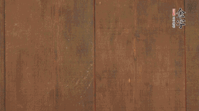 老豆腐切成塊。