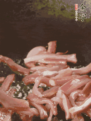 再放豌豆苗翻炒均勻。