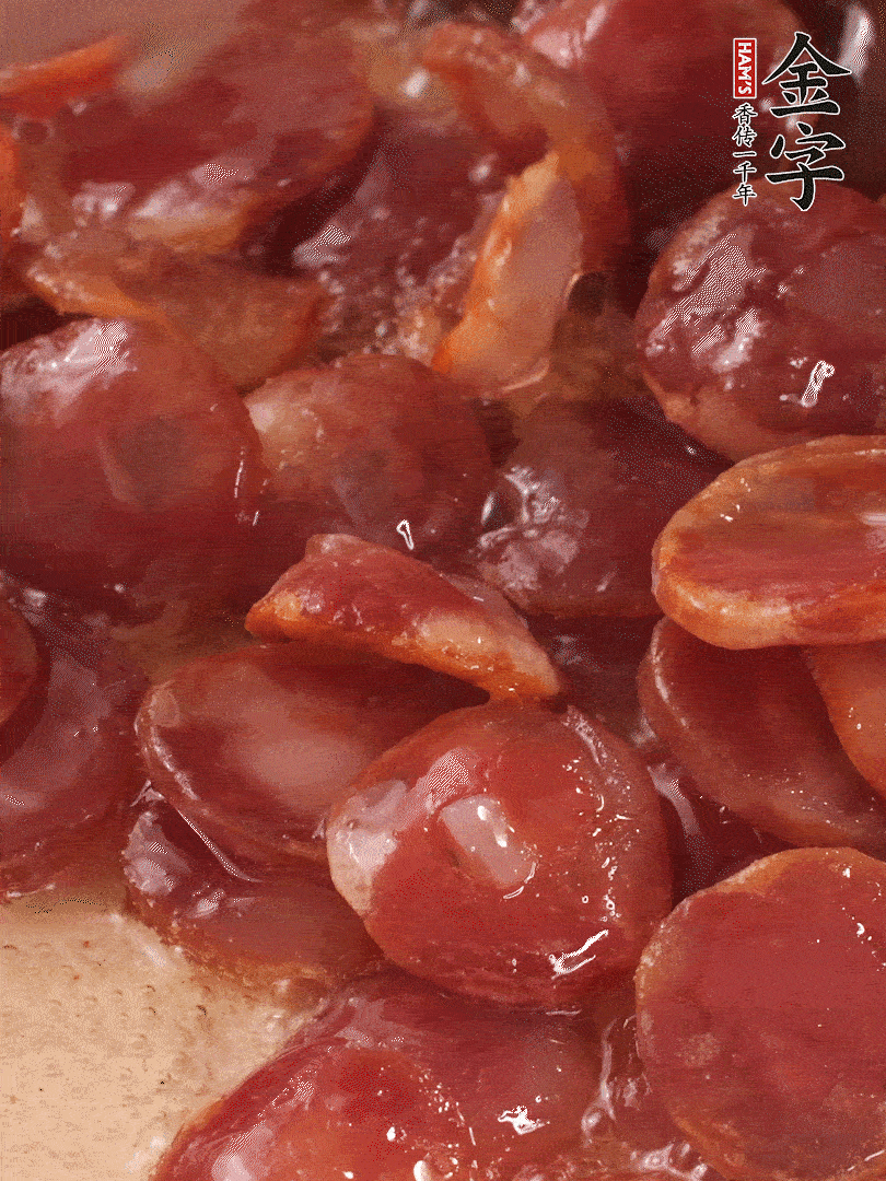 絲苗米洗凈后，用1.5倍水煮至6分熟（偏硬的質(zhì)地），網(wǎng)篩撈起瀝干水分備用。