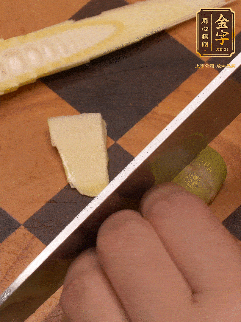 雷筍，剝?nèi)ネ鈿?，切成?>
					</div>
					<span>步驟 3/7</span>
					<p>雷筍，剝?nèi)ネ鈿?，切成?/p>
				</li><li>
					<div   id=