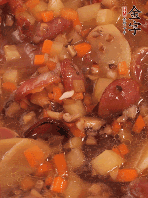 加大半碗水，沒過大部分食材