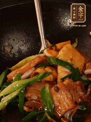 肉香、筍香相互融，醬香入味，脆嫩鮮美