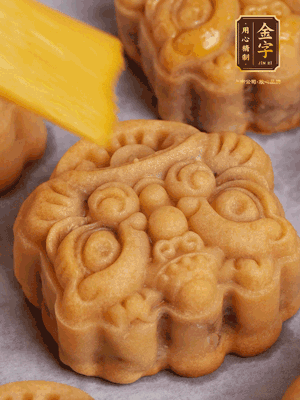 冷卻5分鐘刷上蛋液，160℃再烤10分鐘，回油1晚更香